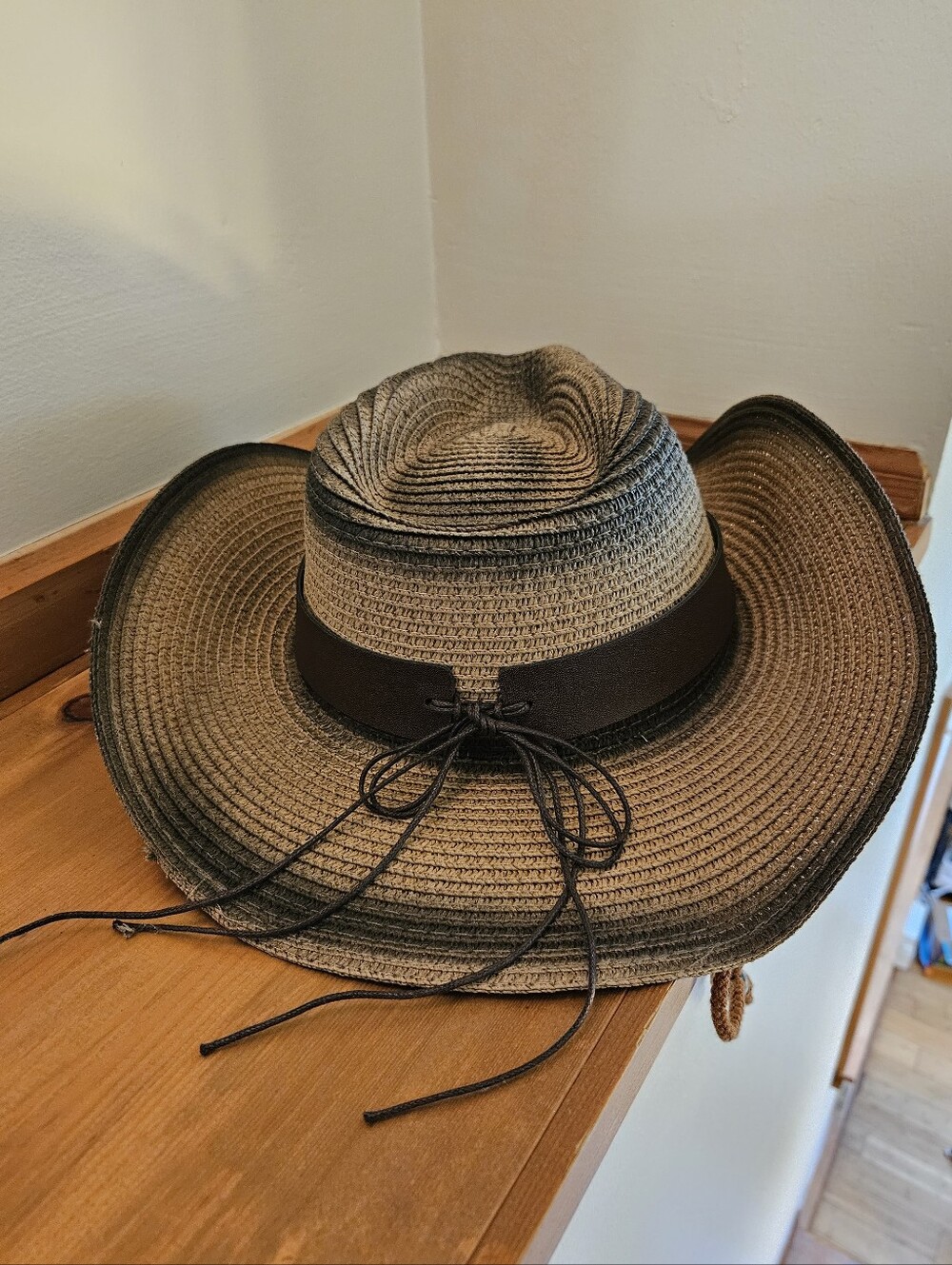 Two Tone Western Cowgirl Straw Hat With Longhorn - Picture 5 of 10